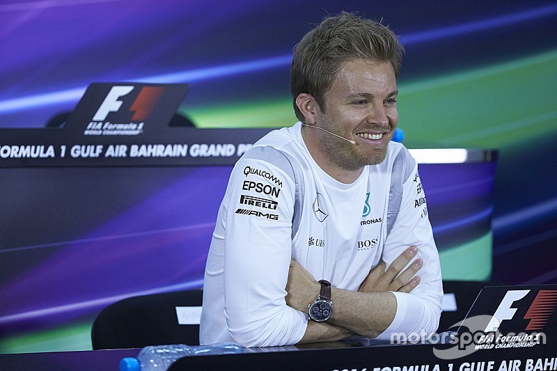 Rosberg: “Penalty Hamilton maakt mijn weekend niet eenvoudiger”