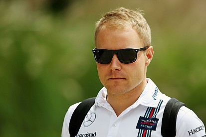 Bottas cree que Mercedes y Ferrari están más lejos
