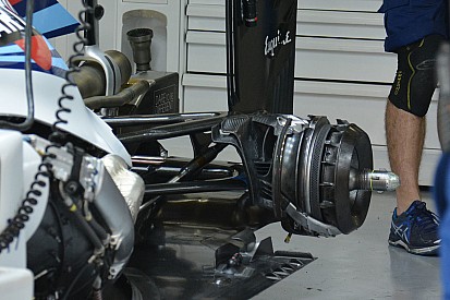Williams descobre problema que fez pneus de Massa furarem
