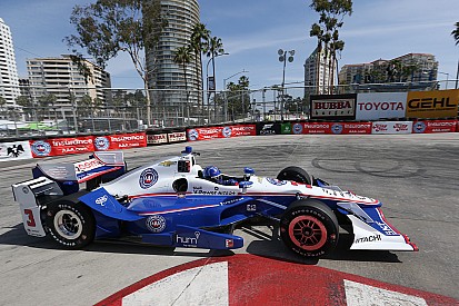 Castroneves é pole em Long Beach; Kanaan larga em 4º