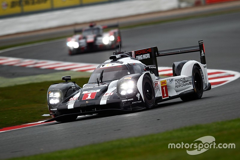 Mi-course - Crash de Hartley, le combat Audi-Porsche tourne au duel