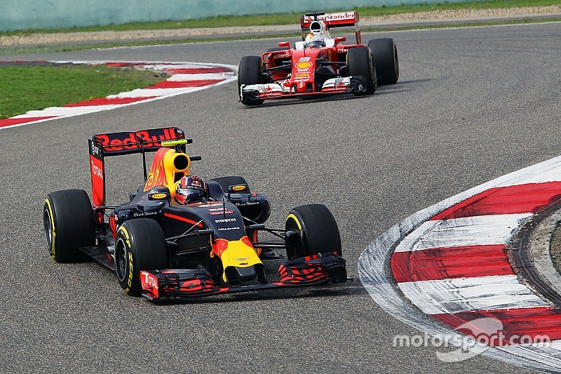Horner: "Ormai siamo vicinissimi alla Ferrari. Mercedes lontana"