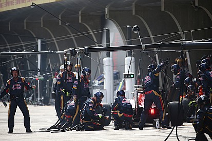 Incidente no pit em Xangai foi "inaceitável", diz FIA
