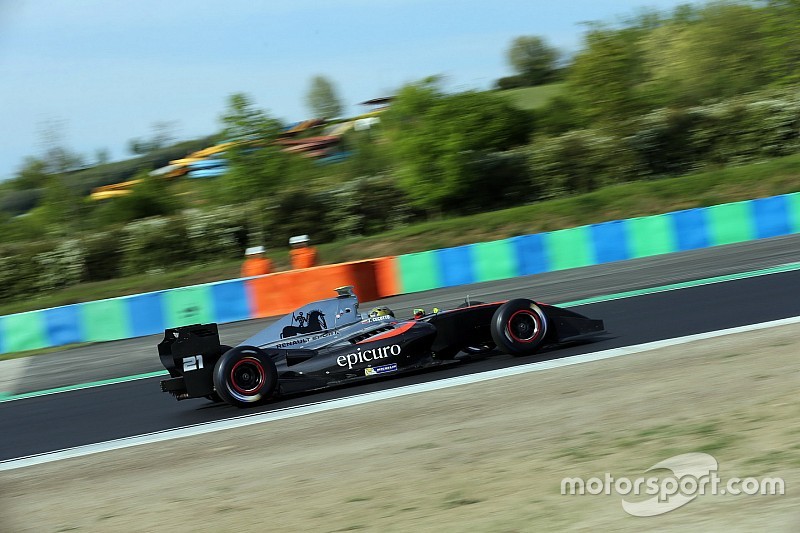 Cecotto vence primeira prova na Hungria; Pietro chega em 8°