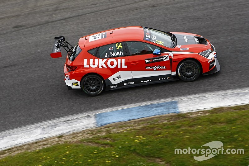 Estoril TCR: Nash eases to first victory