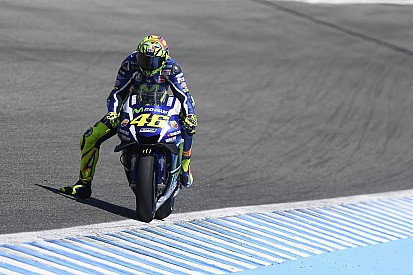 Valentino: "Preferisco la moto con il serbatoio tradizionale"