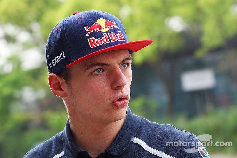 Verstappen veut se "battre pour des podiums en 2017"