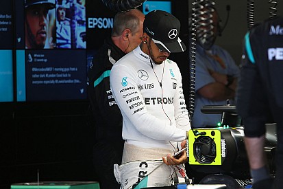 Hamilton: quero terminar minha carreira bem como Rossi