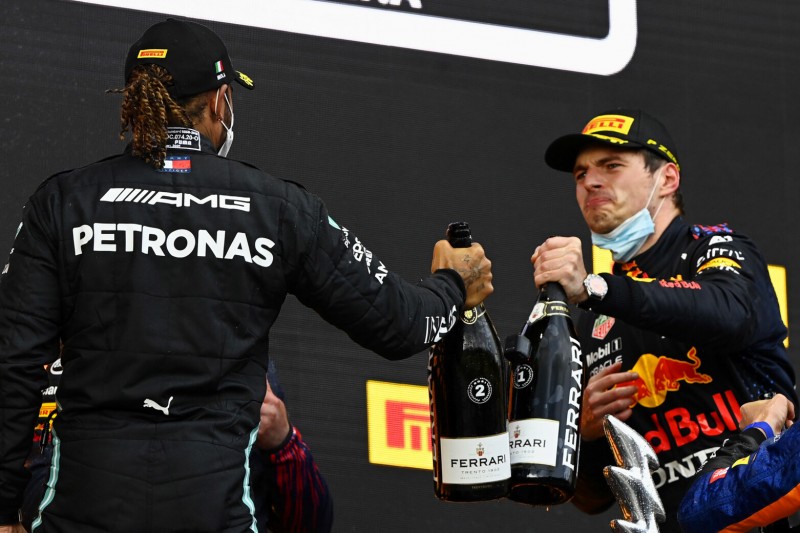 Verstappen relativiert Psychospielchen-Headlines: "Komme gut mit Lewis aus"