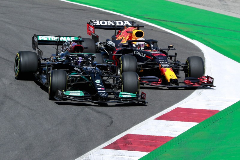 F1 Portugal 2021: Hamilton gewinnt vor Verstappen und Bottas