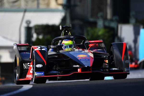"Wieder einmal Mist": Rowland ärgert sich über Rennleitung der Formel E
