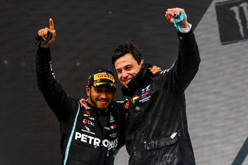 Wolff über Hamilton-Verhandlungen: "Ein bisschen unkomfortabel"
