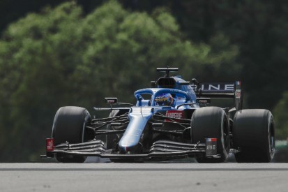 Fernando Alonso wütend über Kurve 1: "Wie ein Verteidiger, der den Ball fängt"