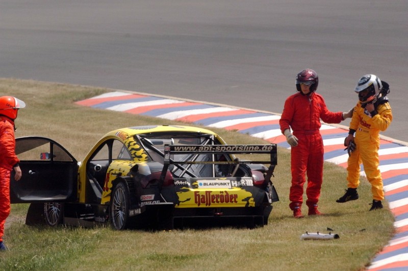 "Können die Autos das?": DTM fürchtet Lausitzring-Steilkurve nach Dilemma 2003