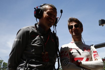 Endlich wieder Erfolg: Günther Steiner freut sich mit Romain Grosjean