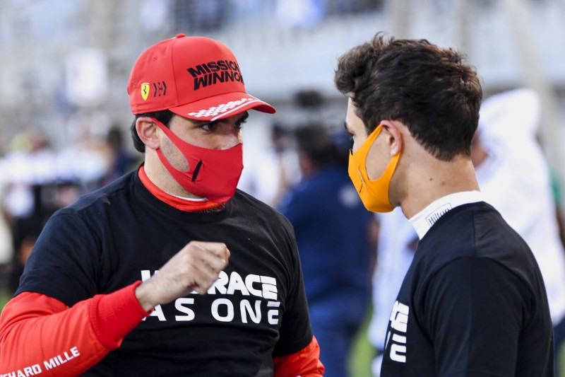 Carlos Sainz: Zum Geburtstag vom Ferrari-Team hereingelegt