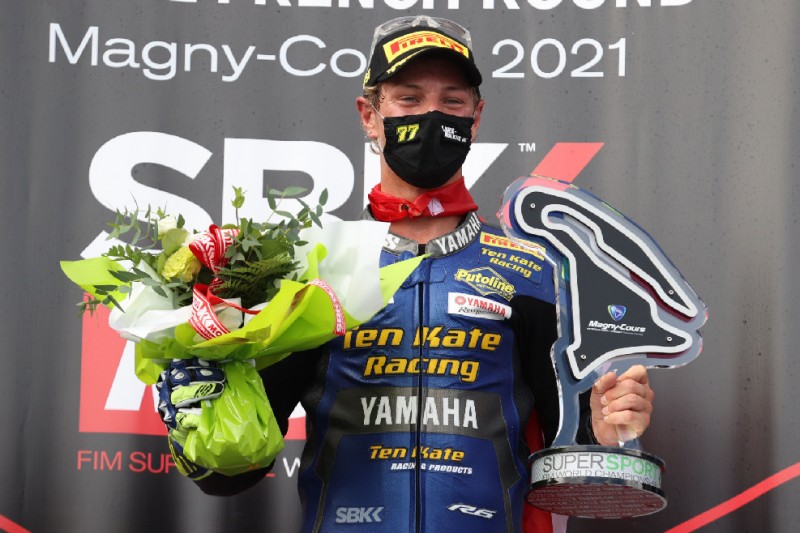 Supersport-WM in Magny-Cours: Aegerter zeigt weltmeisterliche Vorstellung