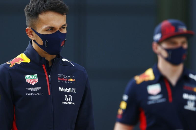Max Verstappen: Vielleicht blüht Alexander Albon bei weniger Druck auf