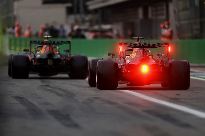 Red Bull dankt Windschattenspender Perez: "Entscheidender Beistand" für P3
