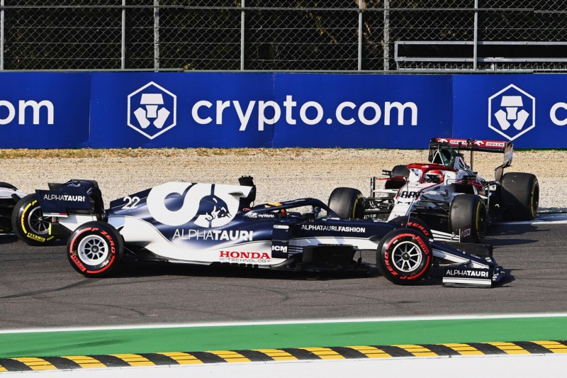 Yuki Tsunoda nach Kollision stinksauer: "Fucking Kubica! Idiot!"