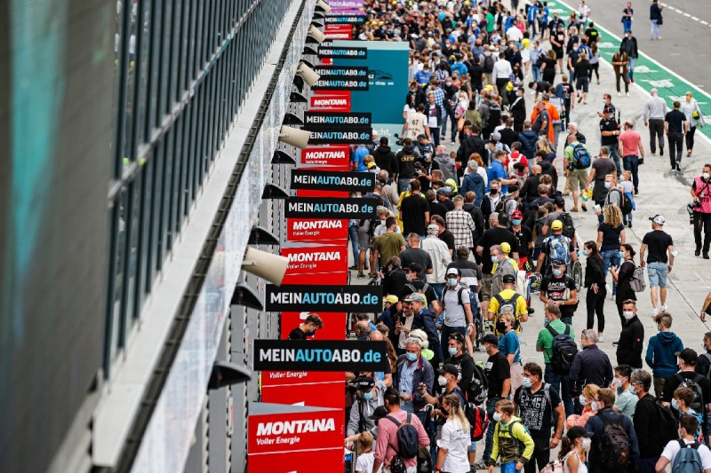 ADAC GT Masters auch am Sachsenring mit Zuschauern im Fahrerlager