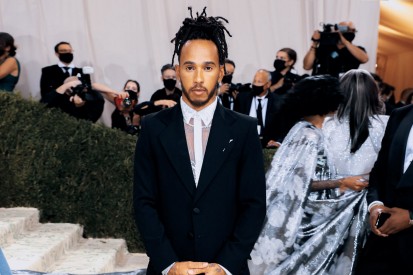 Mercedes gibt Entwarnung: Lewis Hamilton und Motor "okay"