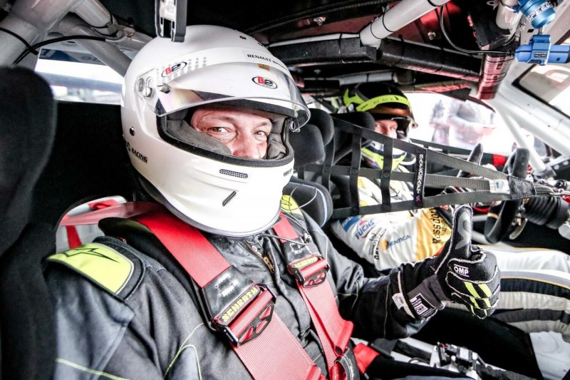 Dacia Logan goes Porsche: Taxifahrt für mehr Miteinander in VLN/NLS