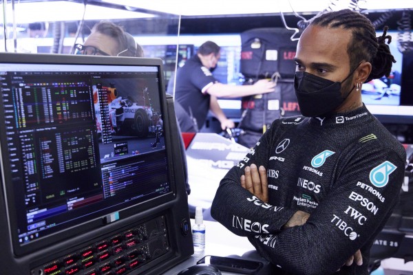 Hamilton nach spätem Reifenwechsel und P5: "Ein bisschen frustrierend"