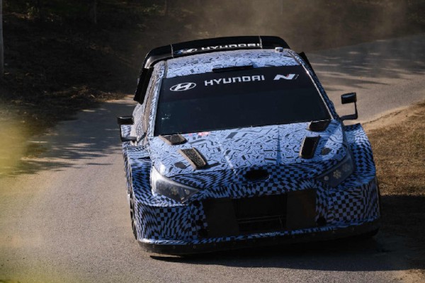 Hyundai simuliert komplette Rallye mit neuem WRC-Auto