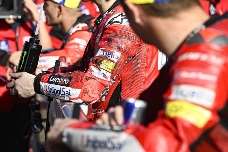 Ducati-Duo in Valencia auch am Samstag mit zwei Stürzen: Pole knapp verpasst