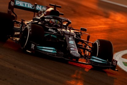Doppelt Gelb missachtet? Untersuchung gegen Lewis Hamilton!