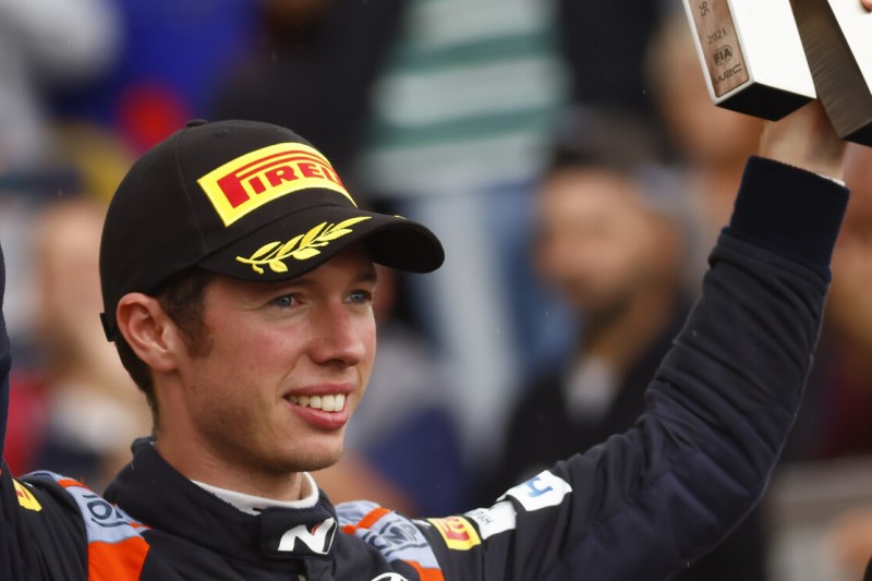Thierry Neuville crasht beim WRC-Test: Beifahrer Martijn Wydaeghe verletzt!