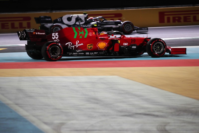 Gebrauchter Nachmittag für Sainz: Erst von Gasly behindert, dann abgeflogen