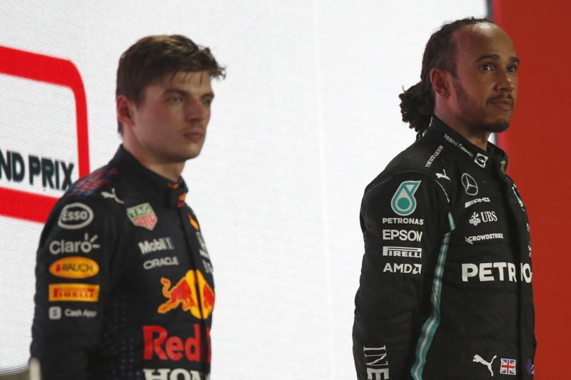 Hamilton kritisiert Verstappen hart: "Für manche gelten die Regeln nicht!"