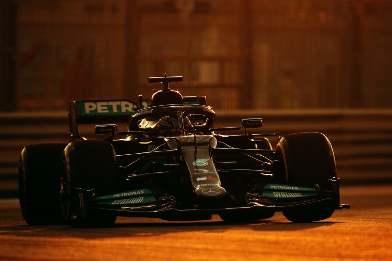 F1-Training Abu Dhabi: Hamilton 0,6 Sekunden vor Verstappen!