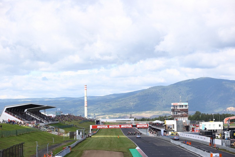 WSBK in Most, Estoril, Donington und Co.: Oldschool-Kurse ein Markenzeichen