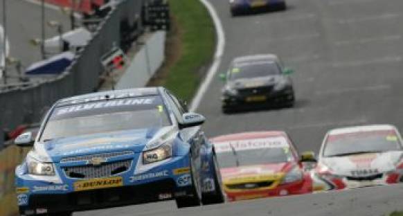 Brands Hatch'daki 2. yarışı da Plato kazandı