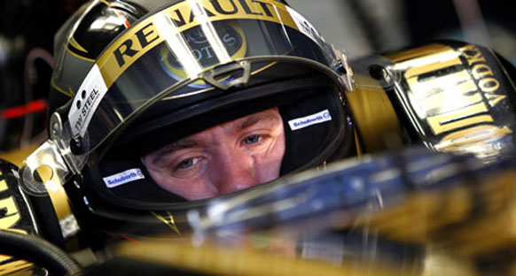 Heidfeld Renault ile ilk gününde lider