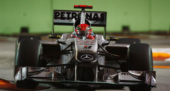 Schumi: 'Araç nemli zeminde daha hızlı'