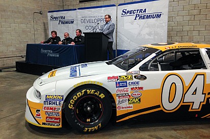 Jean-François Dumoulin avec Spectra Premium en série NASCAR Pinty’s