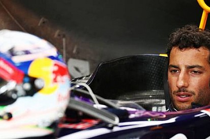 Ricciardo yeni Renault motorunun hala yeterli güçte olmadığını söyledi