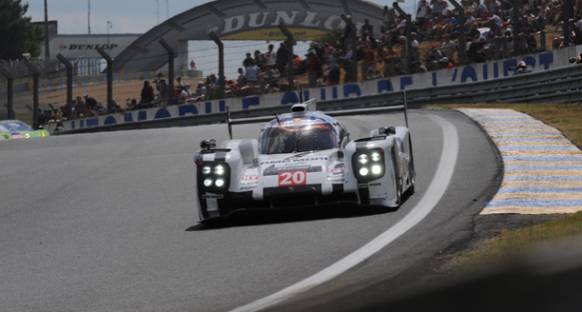 Le Mans 24 Saat: Porsche 3. saatte liderliğe yükseldi