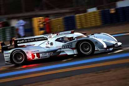 Le Mans 24'te 2. Saat: #1 Audi arayı açıyor