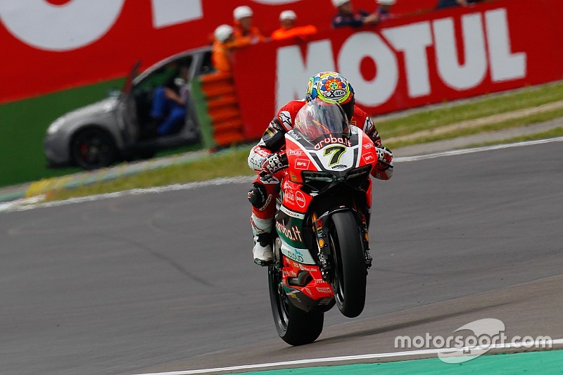 Chaz Davies gewinnt Lauf 1 von Imola souverän