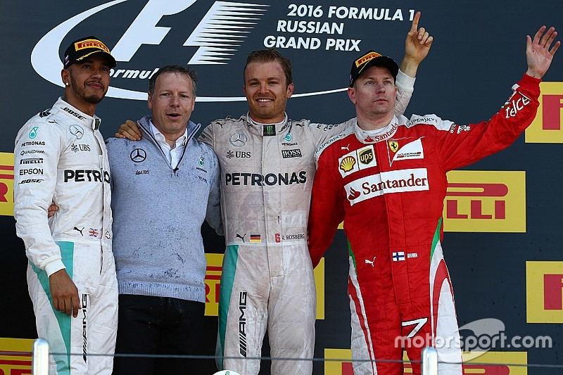 Podio: ganador Nico Rosberg, Mercedes AMG F1 Team, segundo lugar Lewis Hamilton, Mercedes AMG F1 Tea