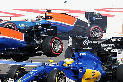 Galería: El accidente en la arrancada del GP de Rusia