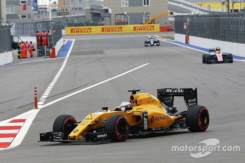 Magnussen marque les premiers points de Renault