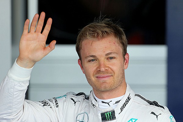 Em “fim de semana especial”, Rosberg elogia equipe