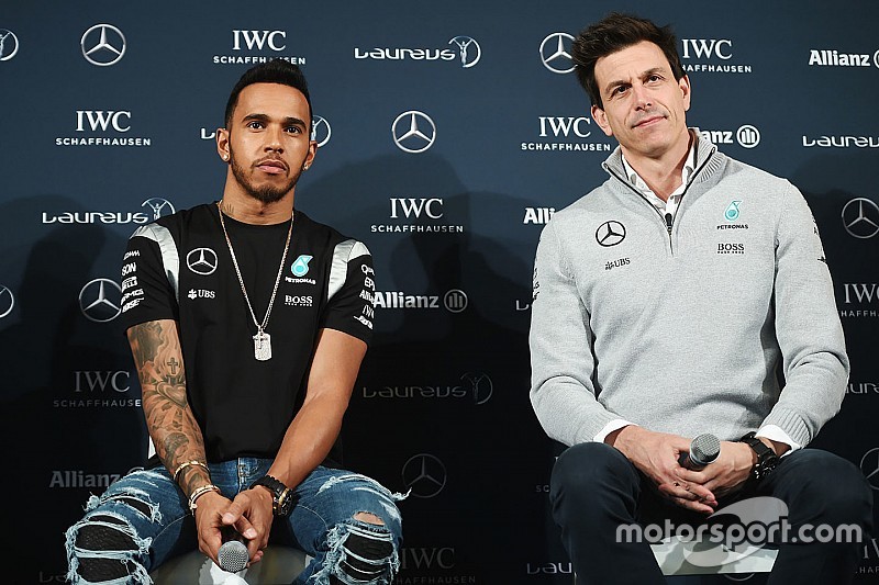Wolff: “Los que hablan de conspiración son unos lunáticos”