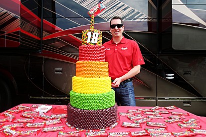 Campeão da NASCAR, Kyle Busch faz 31 anos; confira galeria